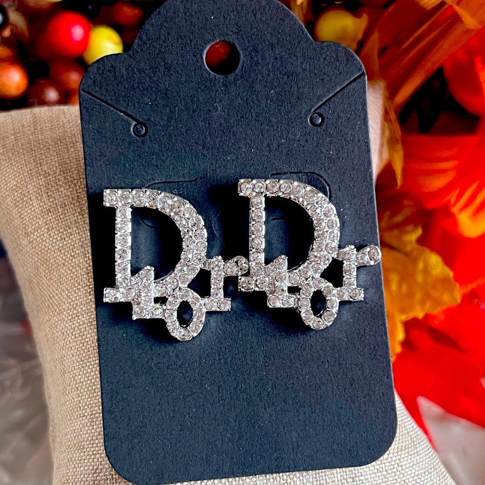 Earrings fashion
